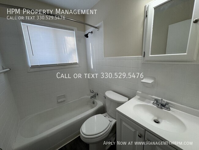 Foto del edificio - 1325 Vermont Pl NE