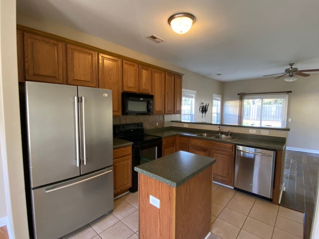 Foto del edificio - 1014 Lake Norman Ln