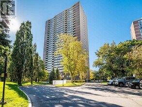 Building Photo - 3100 Kirwin Ave