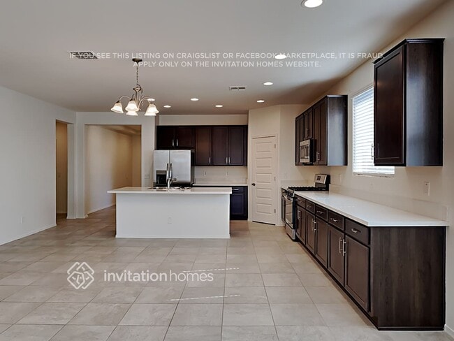 Foto del edificio - 18158 W Fulton St