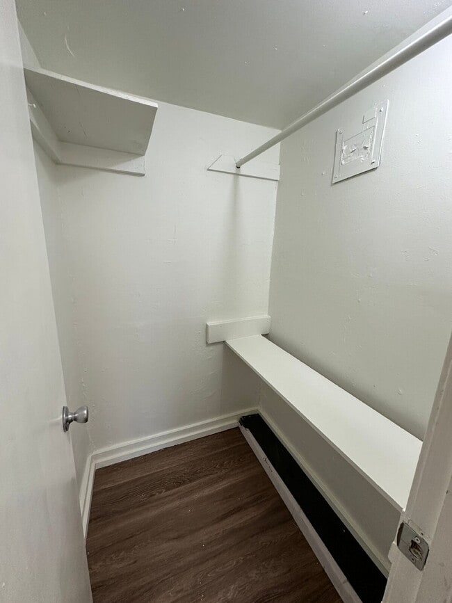 Building Photo - Cozy 1 Bedroom Close to TTU!!