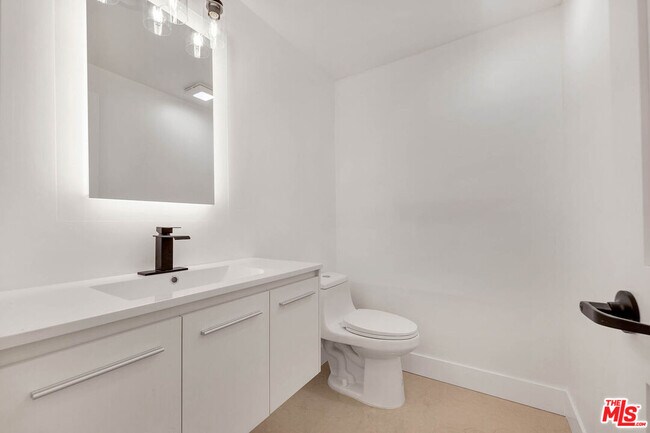 Foto del edificio - 5892 Fairhaven Ave