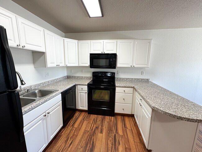 Building Photo - Theater Apartments Beulah