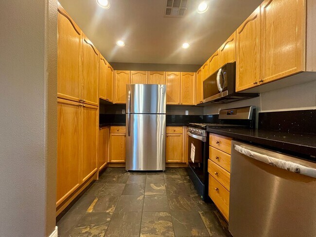 Foto del edificio - Gorgeous 2 story 3 bedroom 2.5 Bathroom Ge...