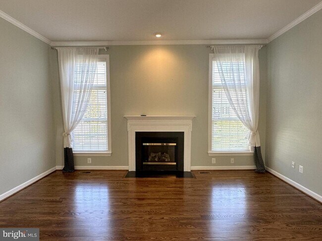 Building Photo - 1222 Tennessee Dr NE