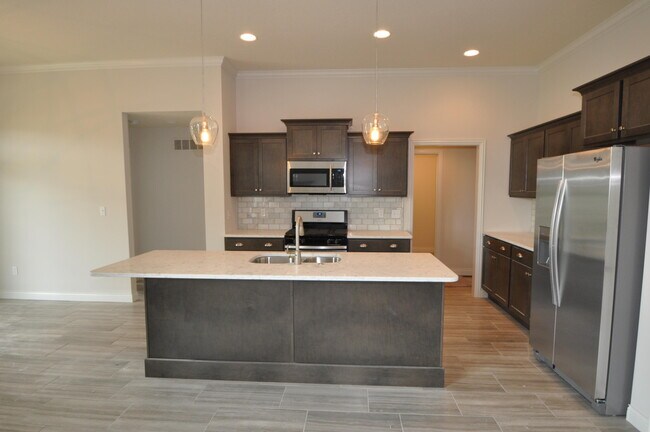 Building Photo - 1806 Mills Dr