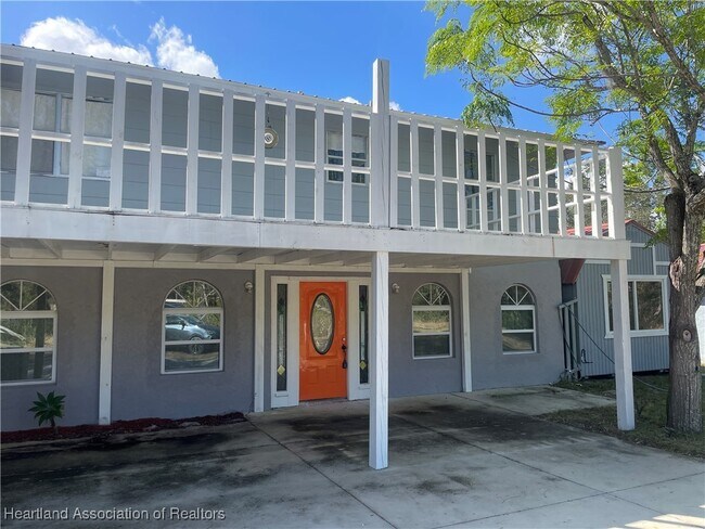 Foto del edificio - 9125 Markland Ln