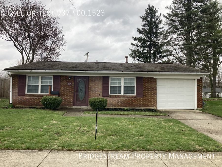 Primary Photo - Spacious 3 bedroom, 2 full bath house with...