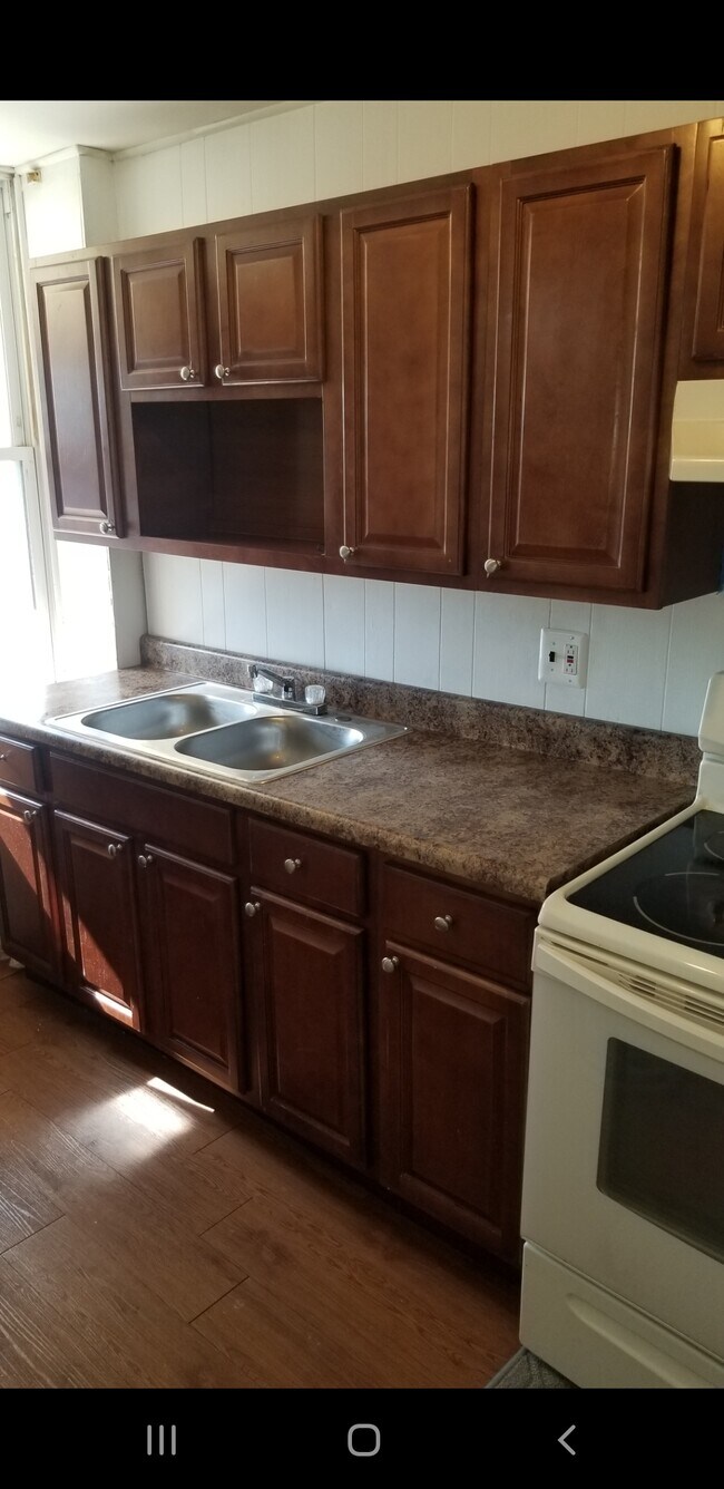 Kitchen - 2124 Medary Ave