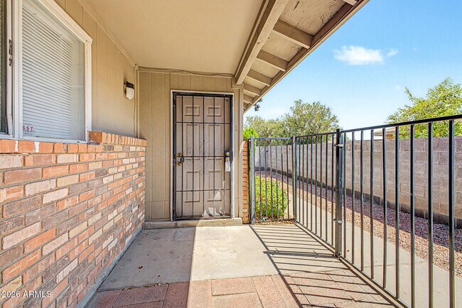 Foto del edificio - 2931 E Beck Ln