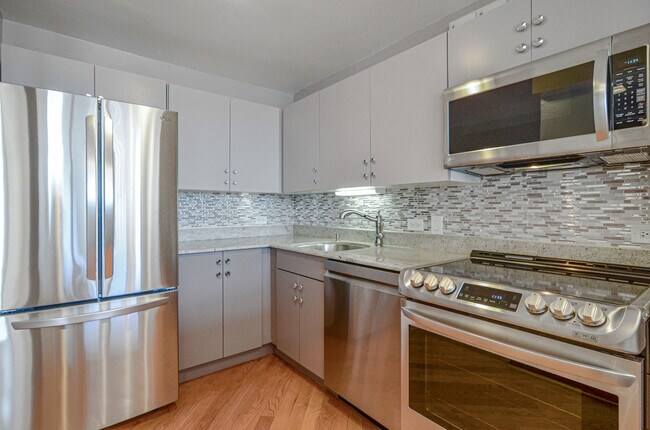 Building Photo - 405 N Wabash Ave