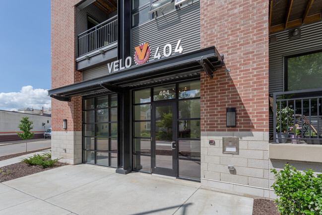 Entrance - Velo 404