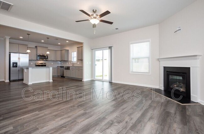 Foto del edificio - 124 Strongridge Trl