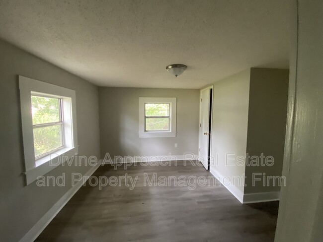 Foto del edificio - 2212 Mayfield Ave SW