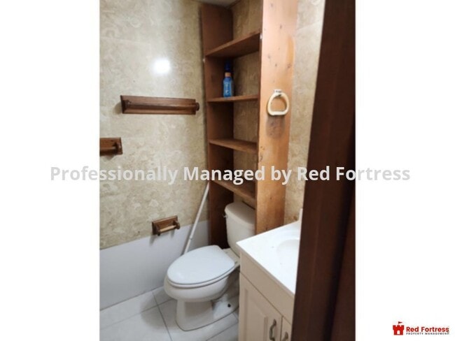 Building Photo - One Bedroom with full kitchen  and bathroom