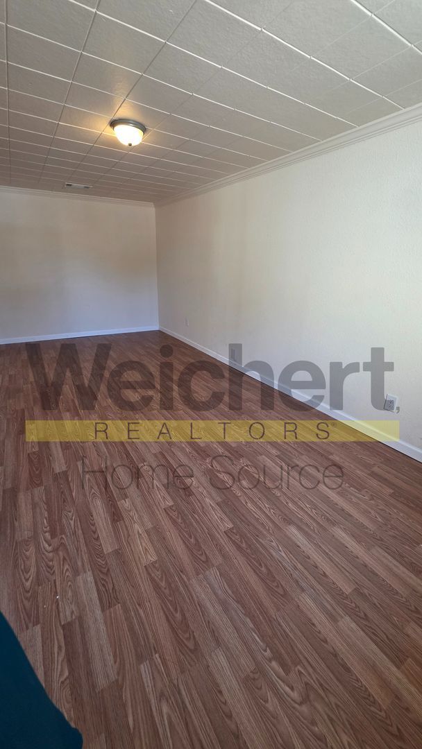 Foto del edificio - Cozy 1-Bedroom Near Downtown