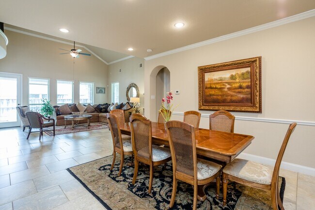 Foto del edificio - 7339 Chatham Green Dr