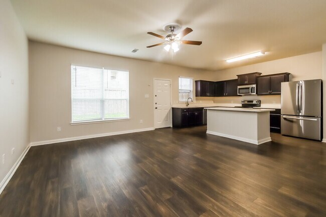 Building Photo - 2022 Sweet Lilac Dr