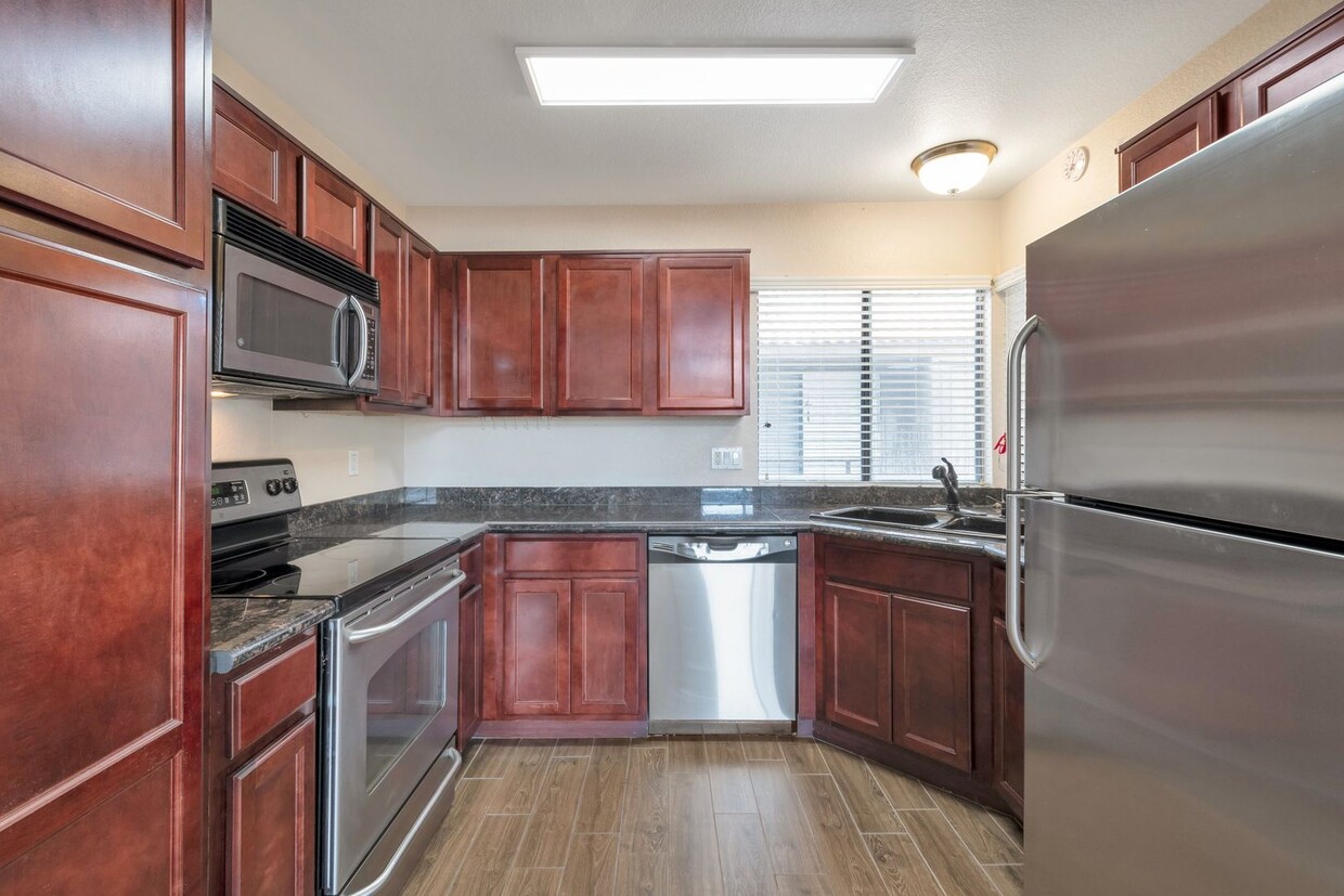 Primary Photo - Stunning 2-bedroom, 2-bathroom house locat...