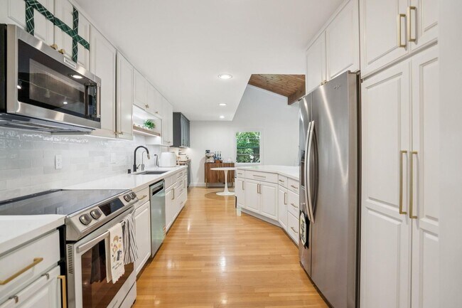 Building Photo - Bright & Updated 4BD Home with Detached Studio ADU first week of July!