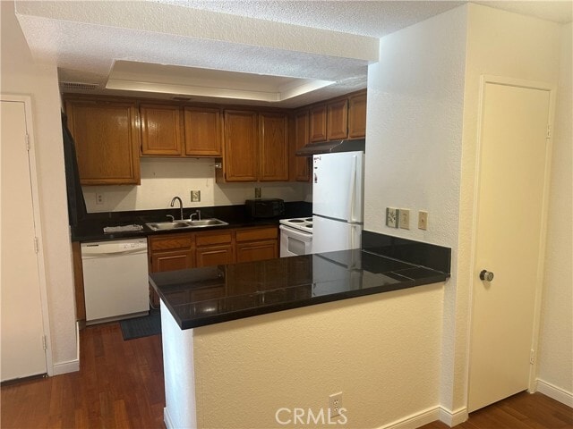 Building Photo - 22790 Lakeway Dr