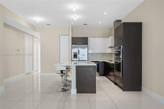 Building Photo - 10280 NW 63rd Terrace