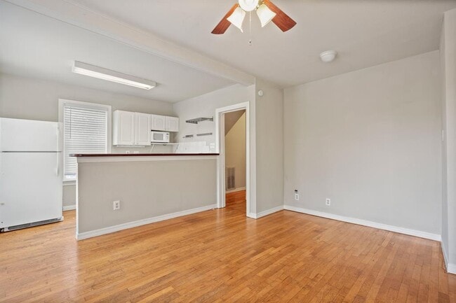 Building Photo - 3115 Benelva Dr