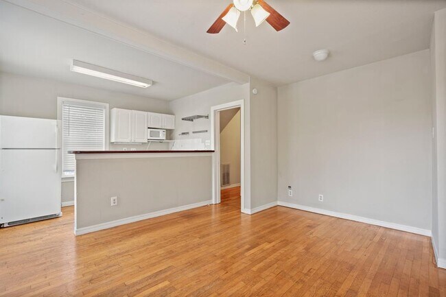 Foto del edificio - 3115 Benelva Dr