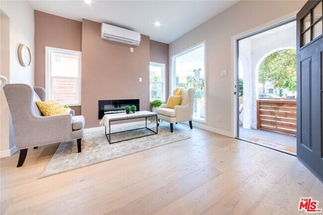 Foto del edificio - 1435 W 71st St