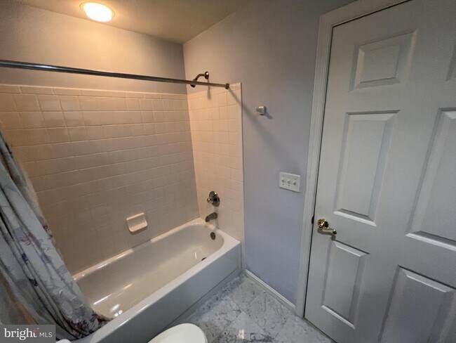 Foto del edificio - 13460 Natick Dr
