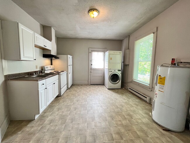 Building Photo - N. Mecklenburg Duplexes