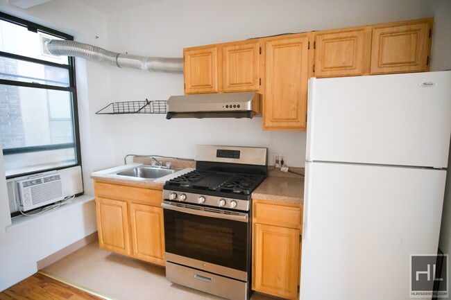 Building Photo - Studio in Hamilton Heights