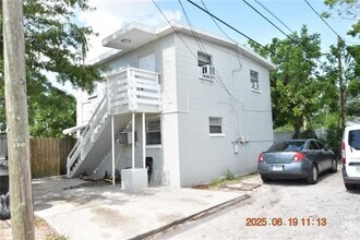 Building Photo - 1909 13th Ave S