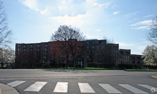 Foto del edificio - Thoreau Place Condominiums