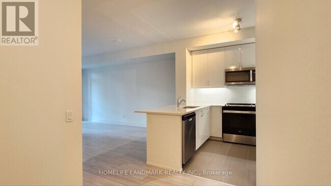 Photo du bâtiment - 4955-4955 Yonge St
