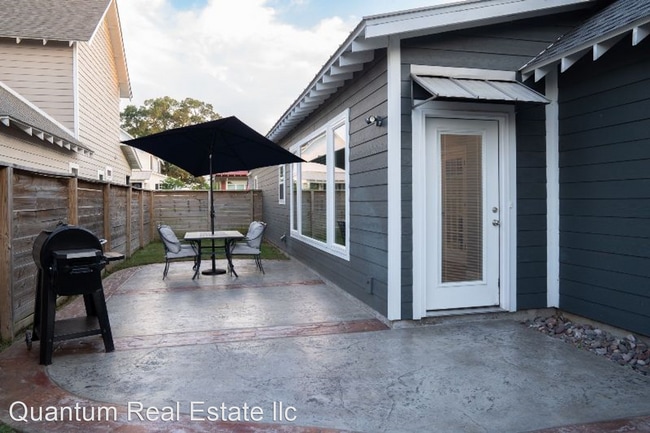 Building Photo - 2 br, 2 bath House - 2006 Ebbing Loop