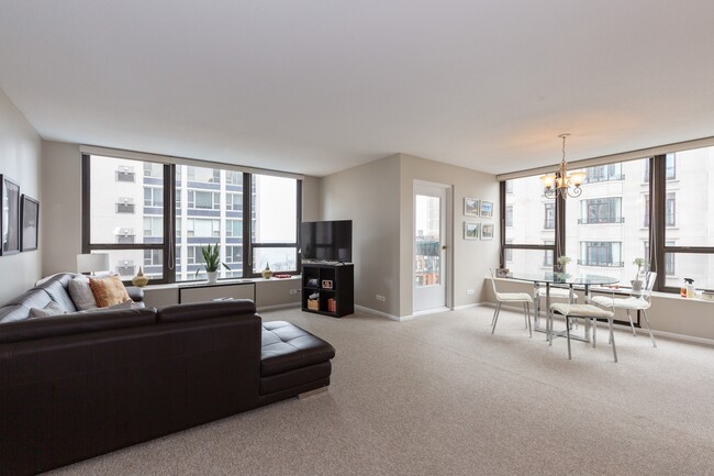 Foto del edificio - 1313 N Ritchie Ct