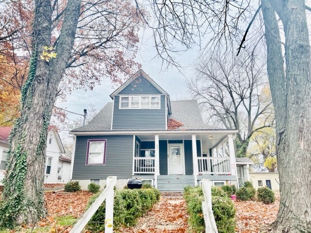 Building Photo - 631 S Fuller Ave