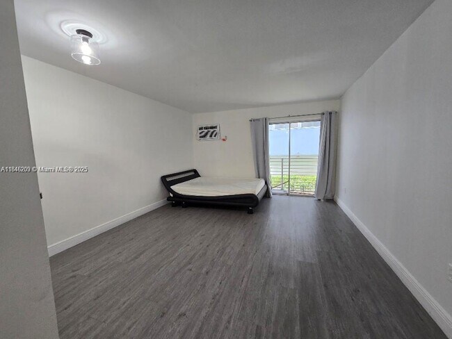 Foto del edificio - 1441 Lincoln Rd