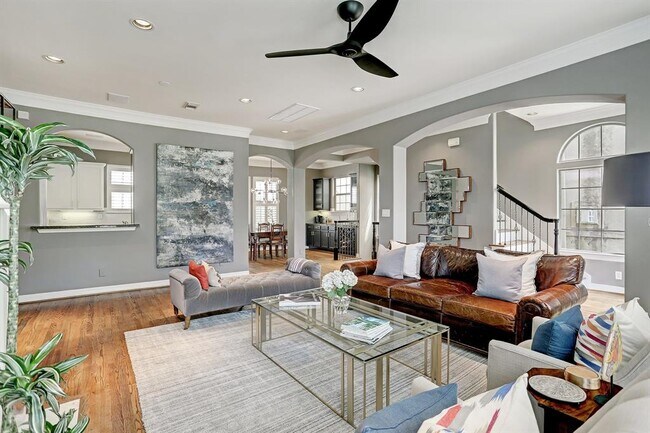 Foto del edificio - 2810 Helena St