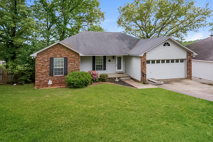 Primary Photo - Beautiful 3 Bedroom in Great Location in L...