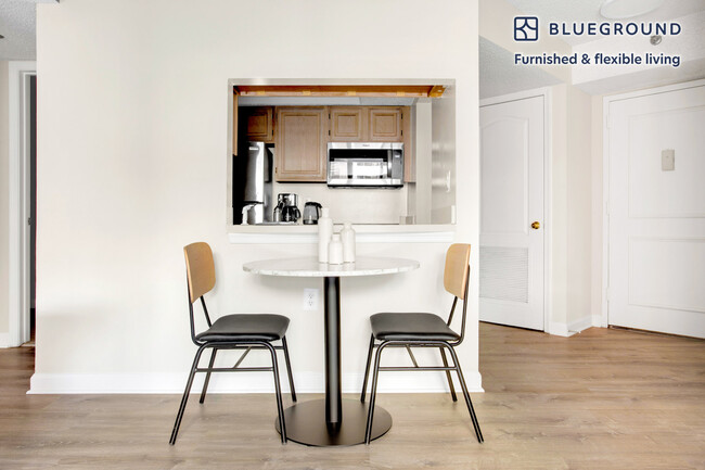 Foto del edificio - 2140 L St NW