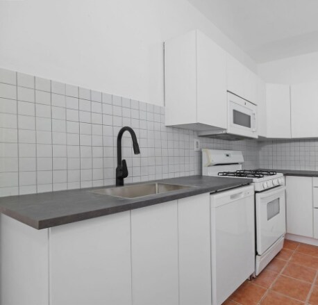 Building Photo - 162 Langton St