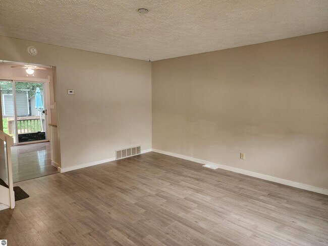 Foto del edificio - 4416 Eagle Crest Dr