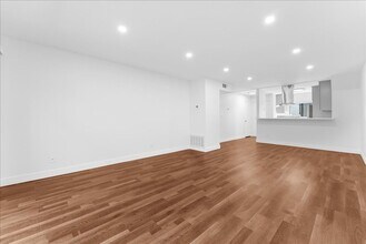 Building Photo - 448 W Windsor Rd Building Photo - 448 W Windsor Rd