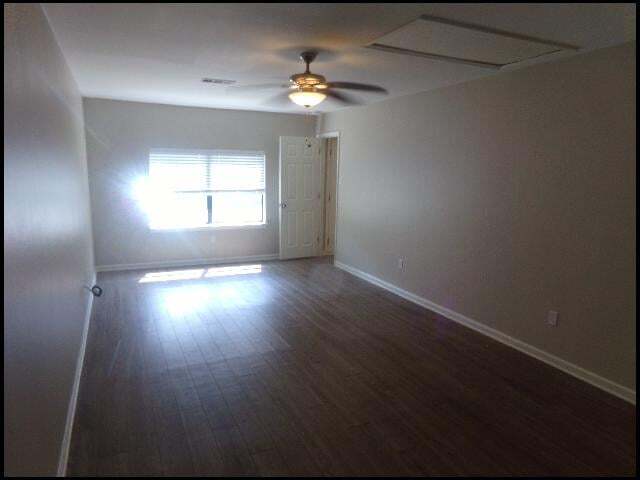 Foto del edificio - 525 S Oak St