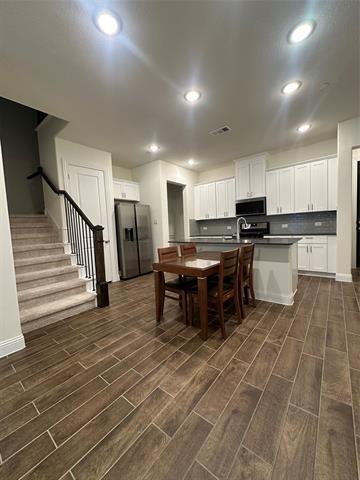 Foto del edificio - 633 Hutchinson Ln