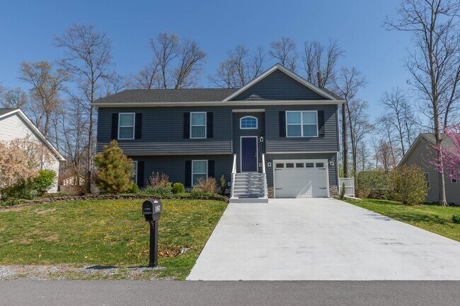 Foto del edificio - 3 Bed, 2 Bath Single Family Home in Inwood, WV