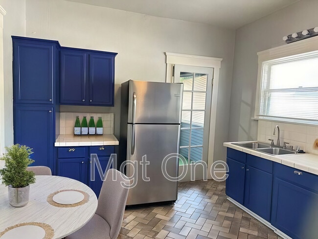 Building Photo - 3558 3rd St