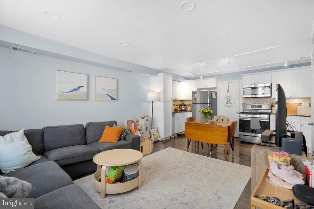 Foto principal - 703 S Randolph St